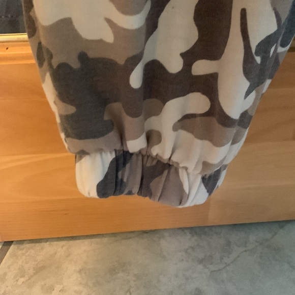 Camo onesie - Picture 5 of 5